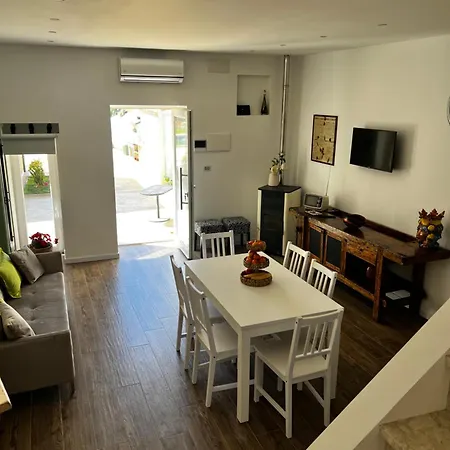 Angolo Degli Aromi Casa Ficodindia * Ραγκούσα
